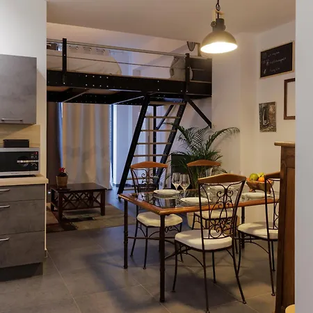 Manhattan Loft - Centre - 5 Mn A Pied Gare - Parking Prive - Patio * Troyes