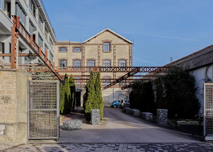 Manhattan Loft - Centre - 5 Mn A Pied Gare - Parking Prive - Patio Apartment Troyes